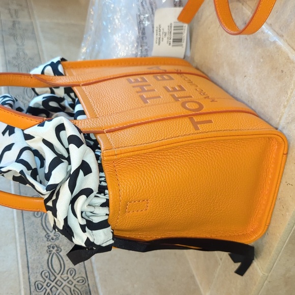 EUC The Tote Bag Marc Jacobs Scorched Orange Leather Small - Picture 3 of 16